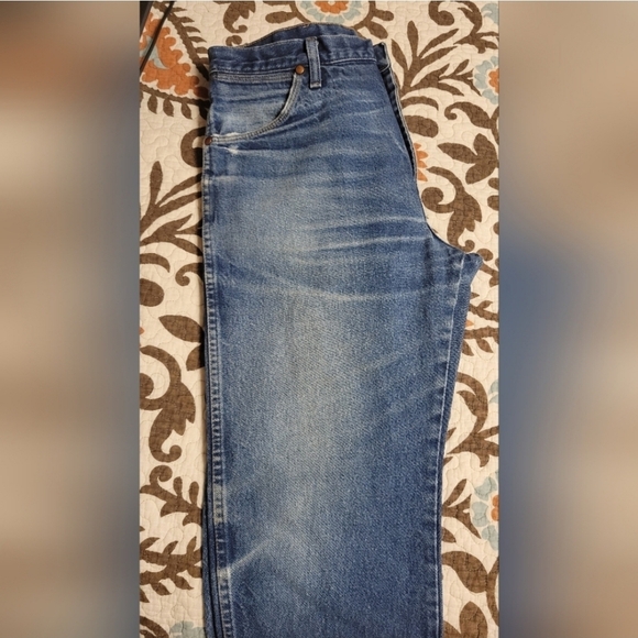 2‎ pairs Wrangler Cowboy Cut 13MWZ Jeans 33x34 Denim Classic Western blue jeans - Picture 12 of 15